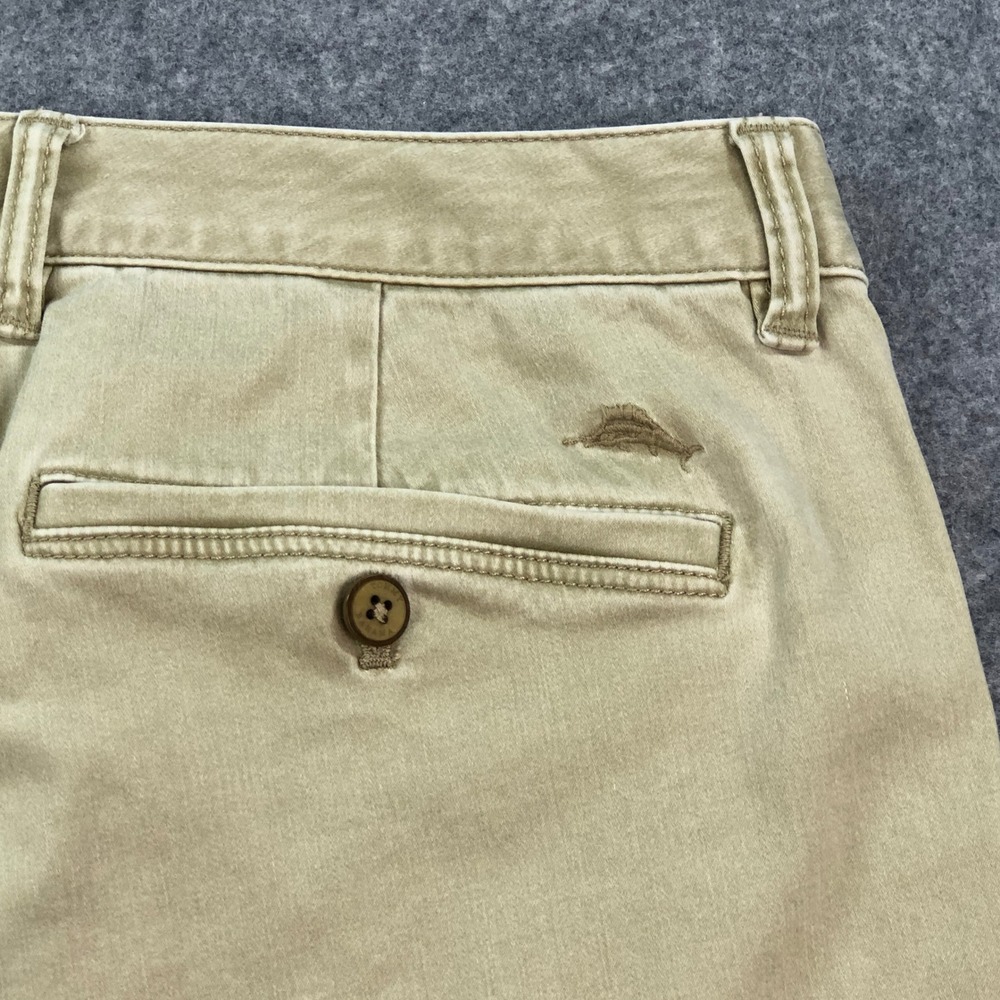 Tommy Bahama Mens Chino Shorts 33x8 Khaki Beige Regular Fit Resort Island Blend - Picture 5 of 12